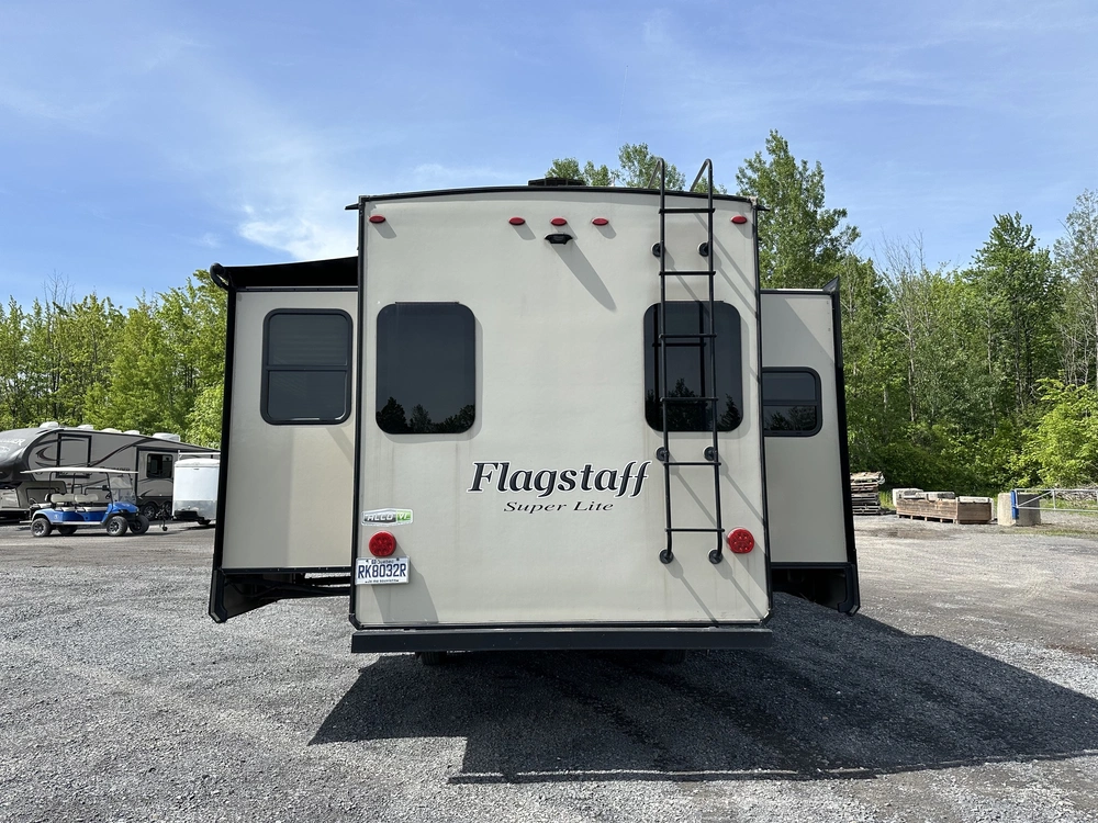 2020 Forest River Flagstaff 526rlws alt