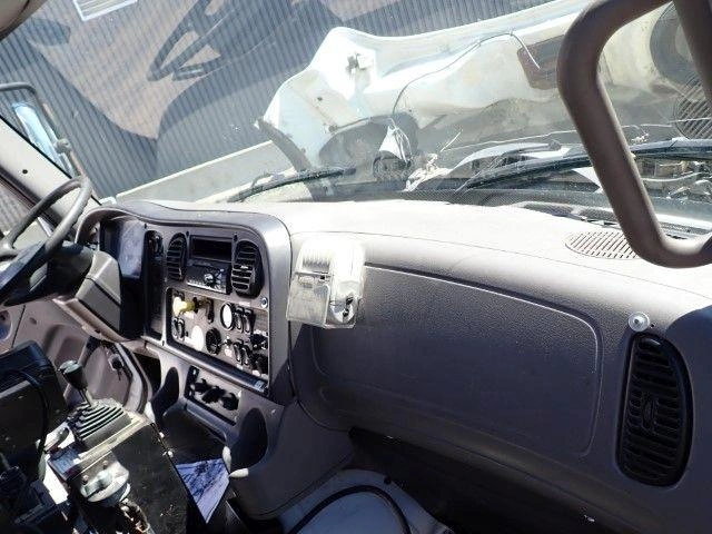 Freightliner M2106 2010