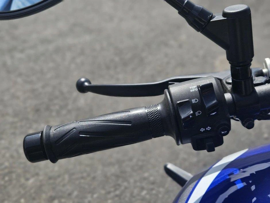 2025 Yamaha Xsr 700 alt