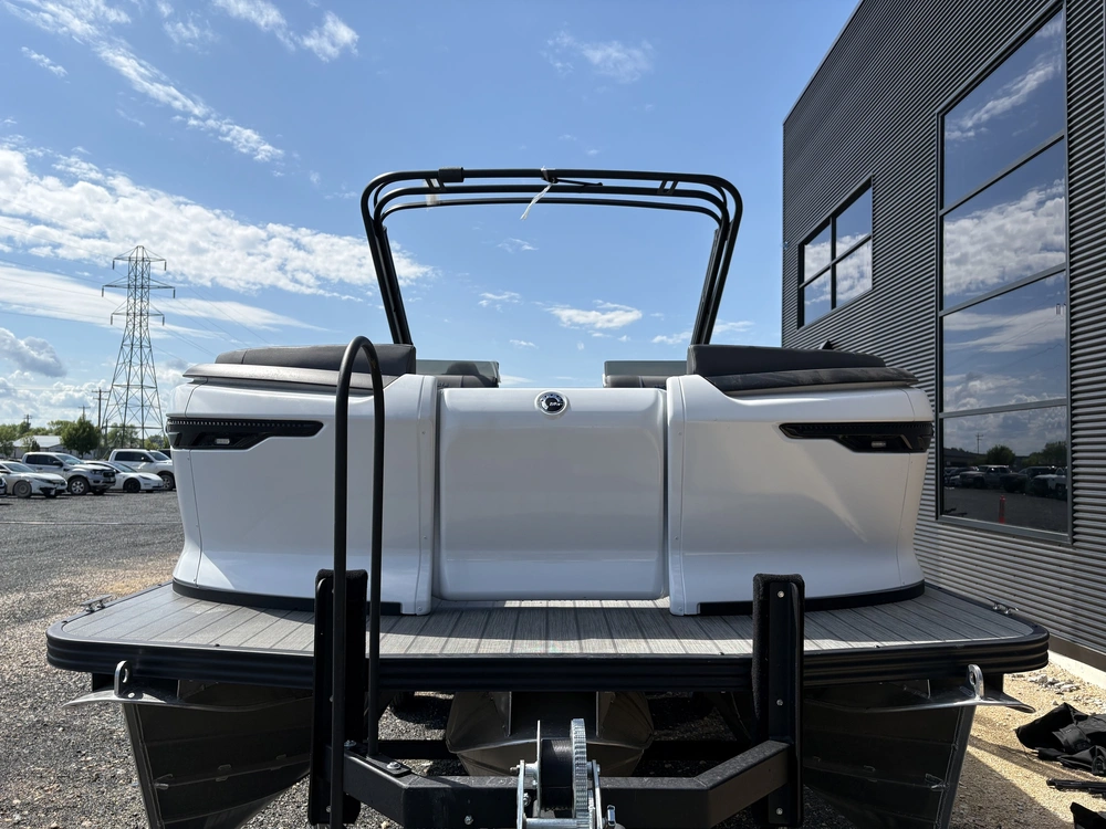 2025 Manitou Explore 24 Switchback Trifold 250 Mercury & Trailer alt