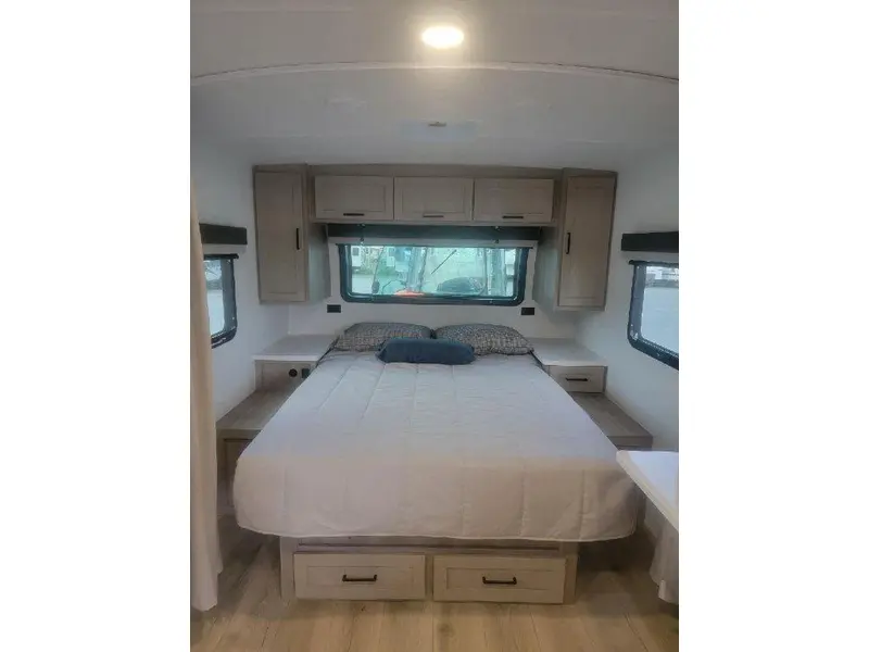 Flagstaff Micro Lite 22FBS 2026