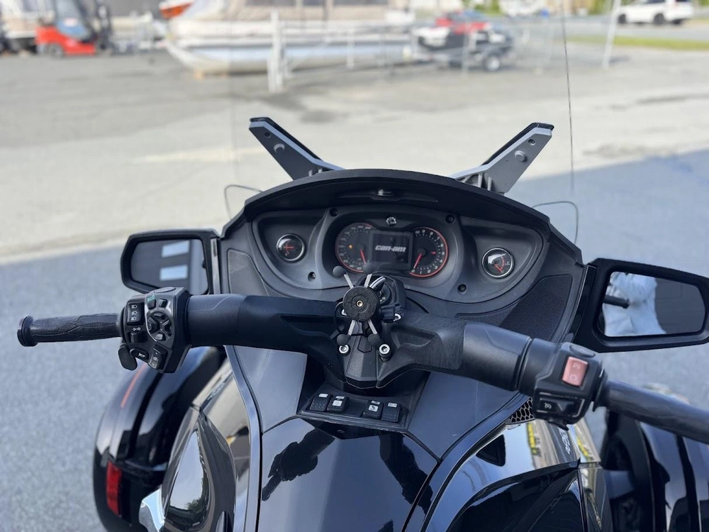 2015 Can-am Rt Limited alt