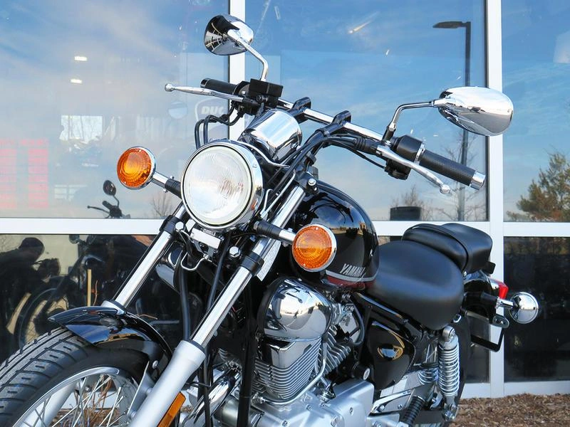 2025 Yamaha V-star 250 alt