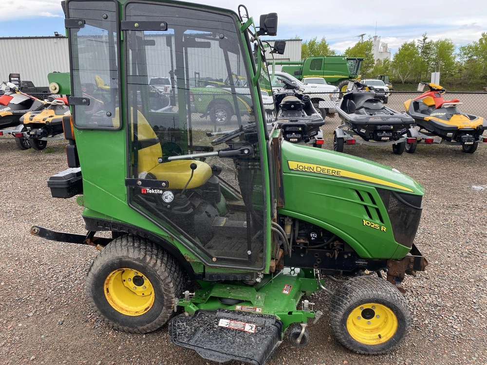 2015 John Deere 1025r alt