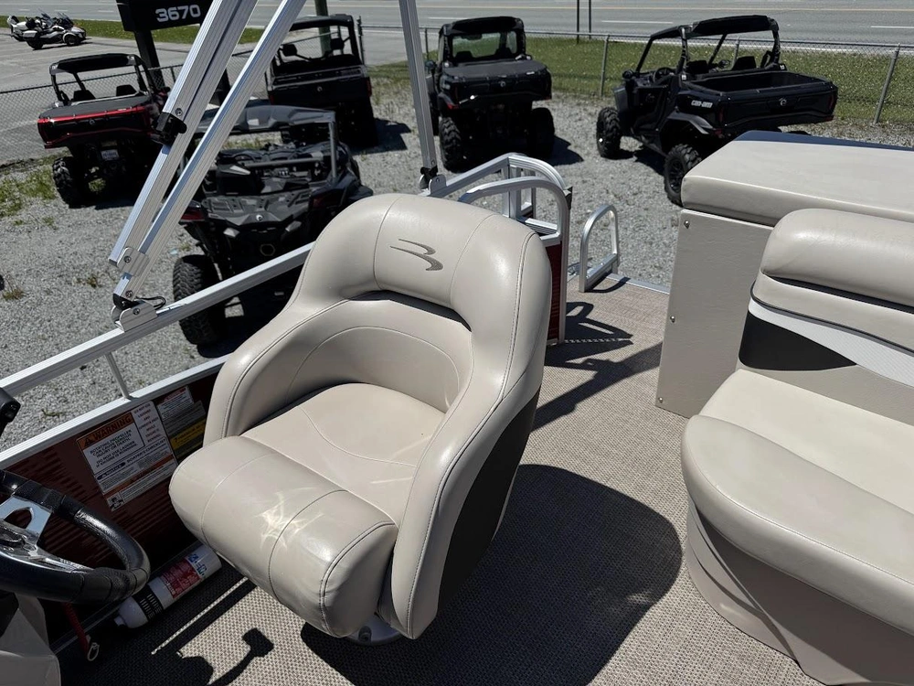 2019 Bennington Marine 188 Sv alt