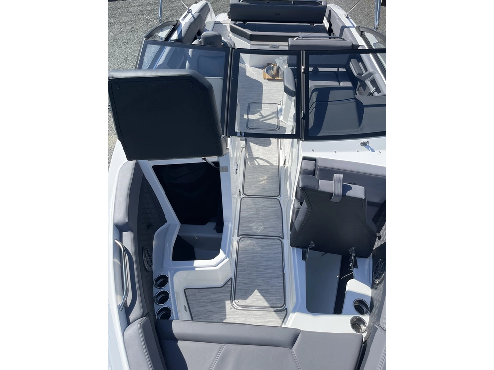 2026 Cobalt Boats R6 alt