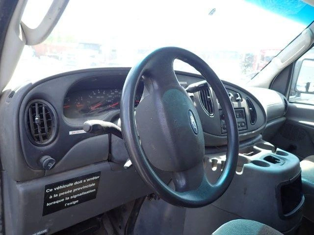 Ford E-450 2004