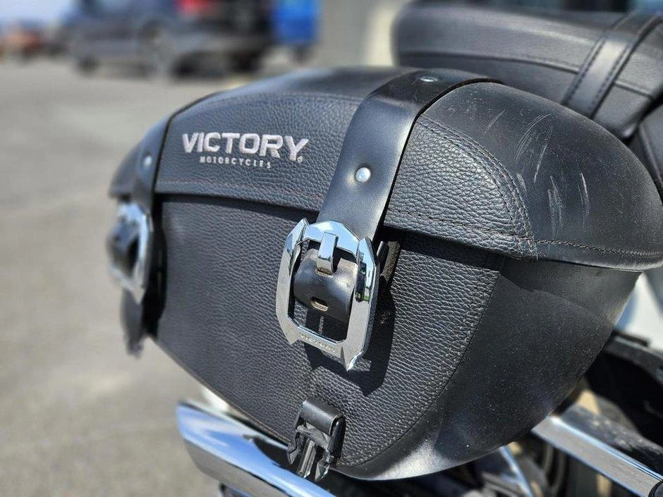 Victory Motorcycles Boardwalk 2013 alt