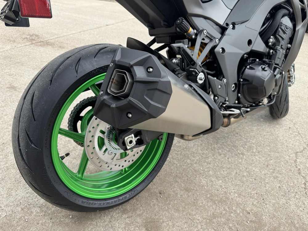 2026 Kawasaki Zr1100 alt
