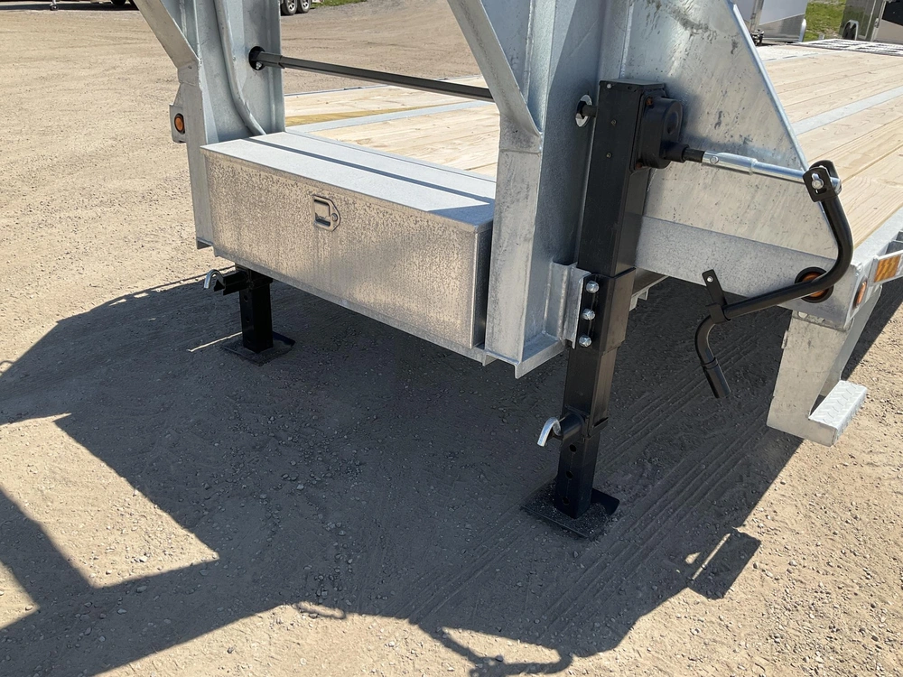 2026 Canada Trailers 8.5x30 15 Ton Galvanized Gooseneck Equipment Trailer alt
