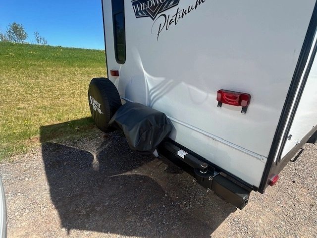 2023 Wildwood Platinum 32bhds alt