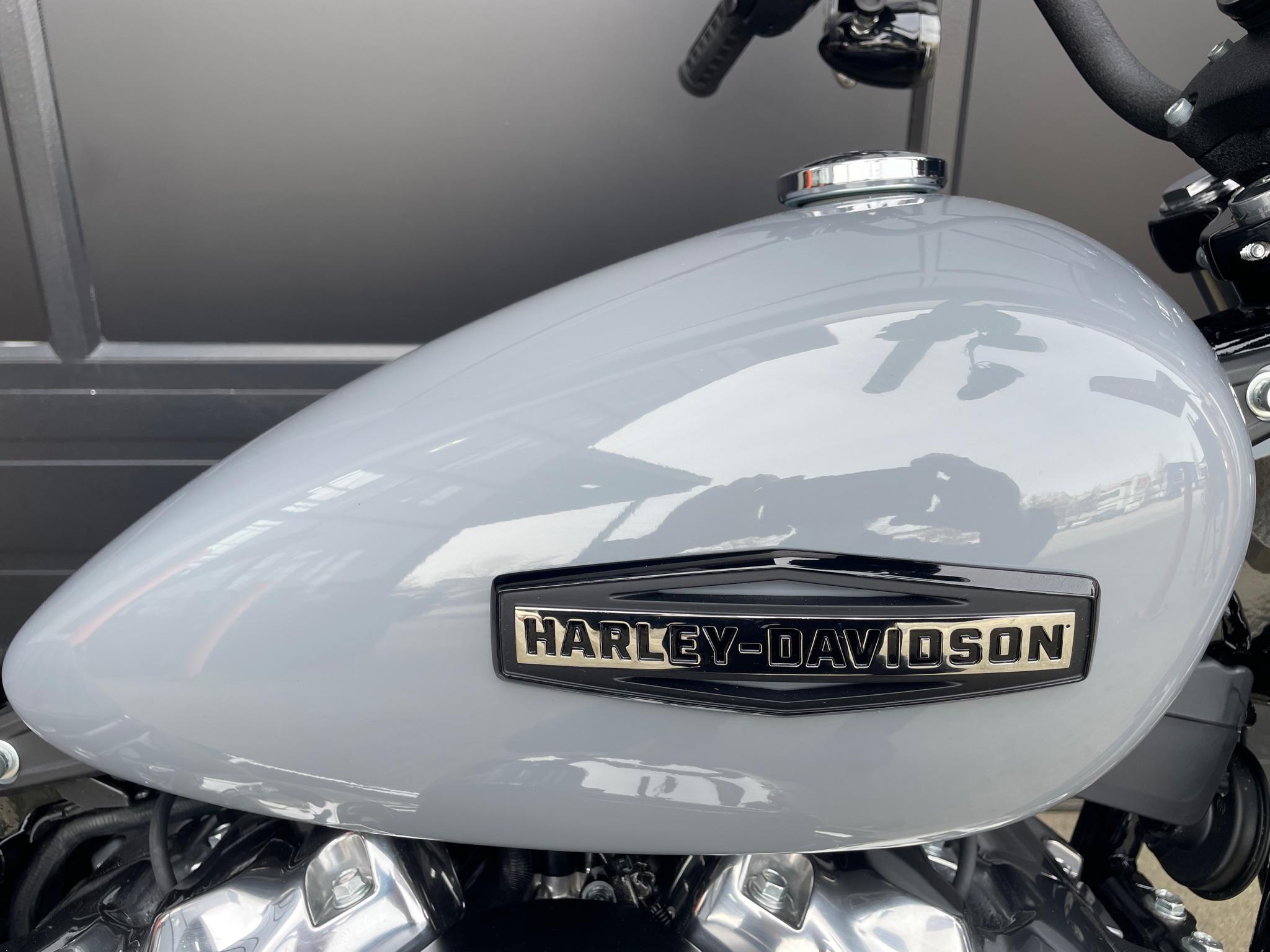 2026 Harley-Davidson FXBB - Street Bob® thumbnail 4
