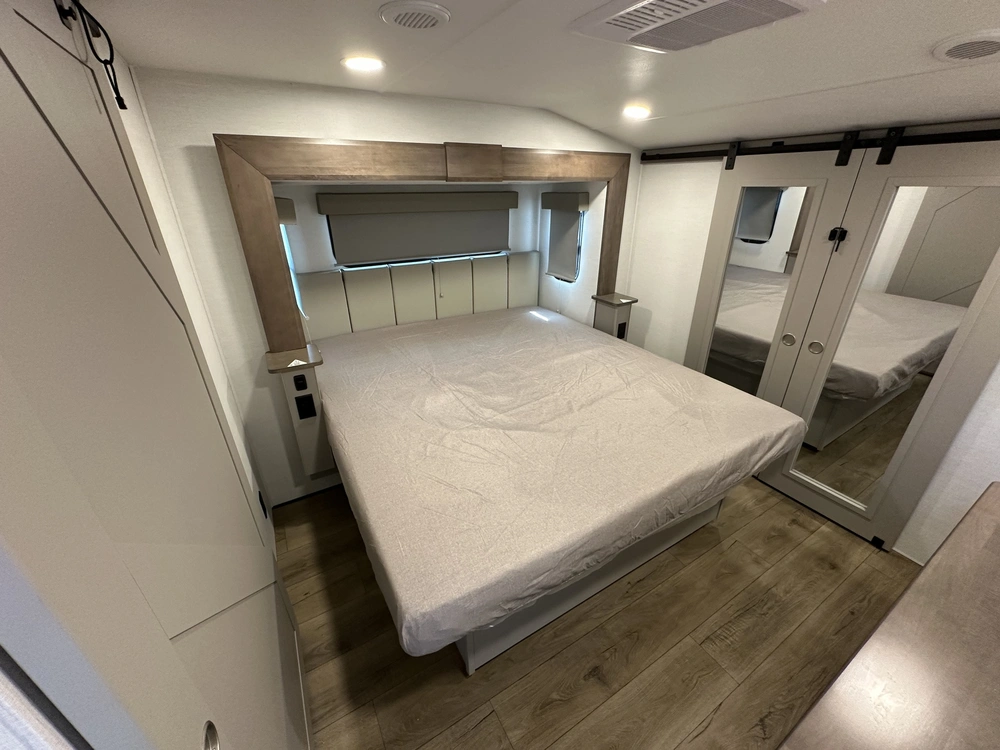 2026 Alliance Rv Avenue 39mbr alt