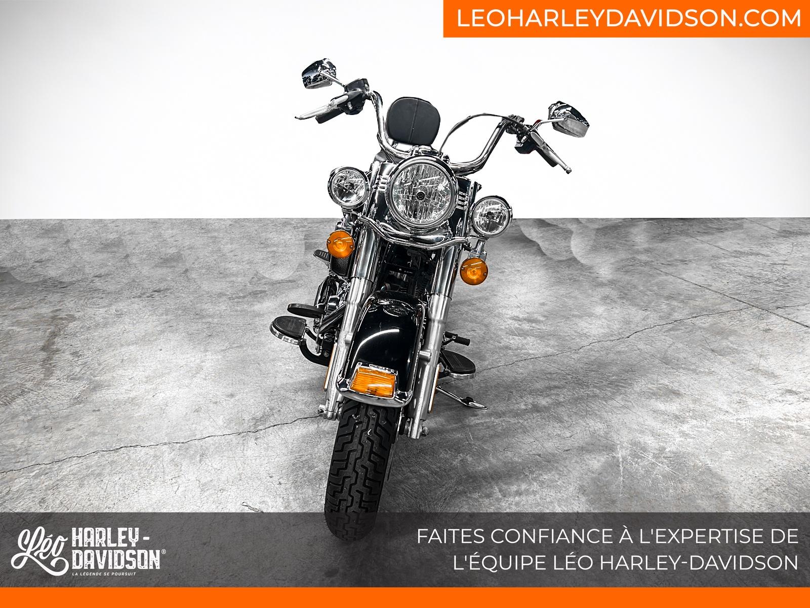 2016 Harley-Davidson FLSTC Softail Heritage Classic thumbnail 7