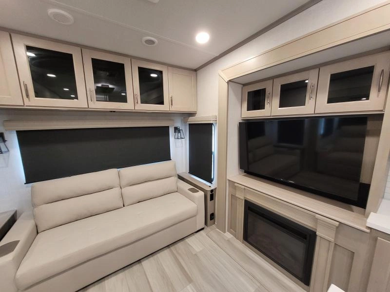 Grand Design Influence 3503gk 2024 alt