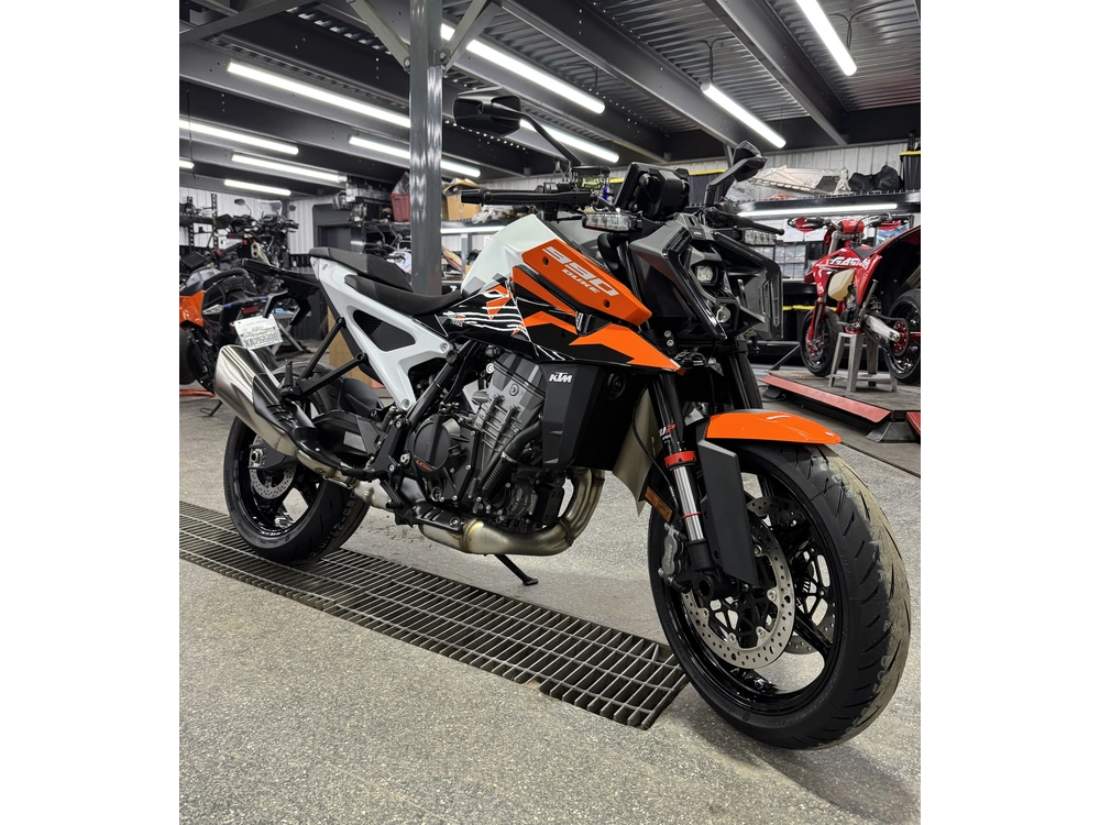 2027 Ktm 990 Duke alt