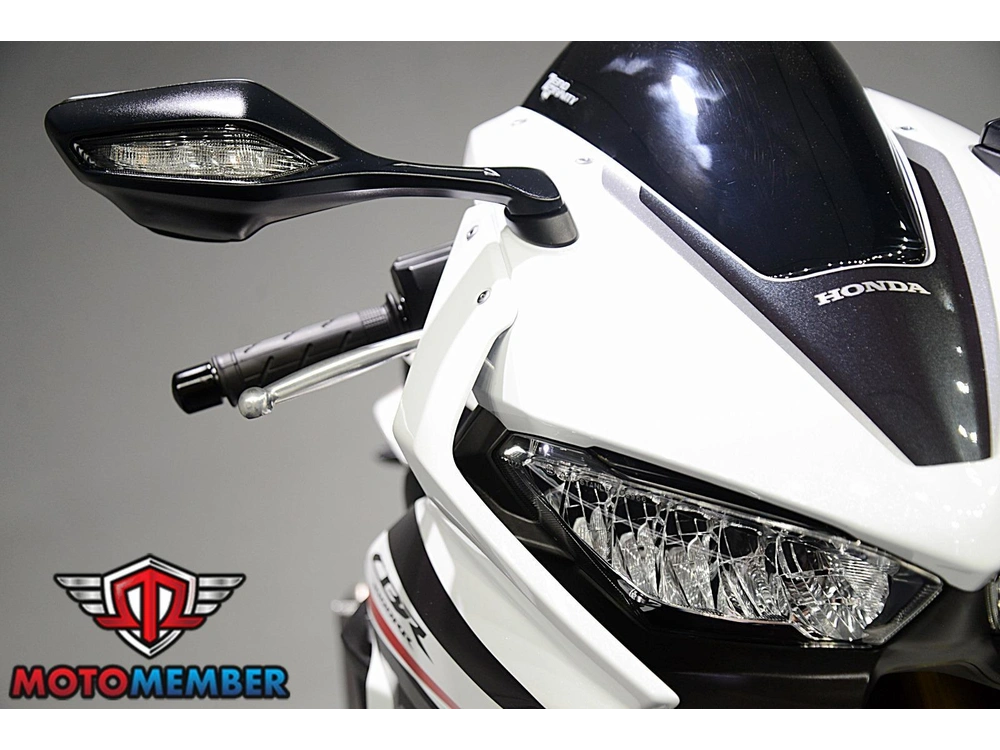 2025 Honda Cbr1000rr alt
