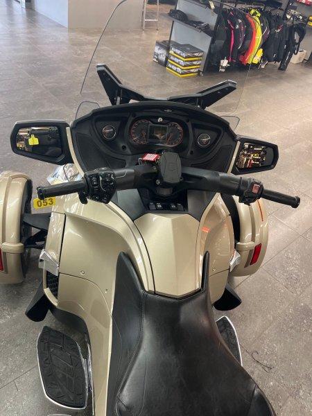 2017 Can-Am SPYDER RT LTD (SE6) CHAMPAGNE