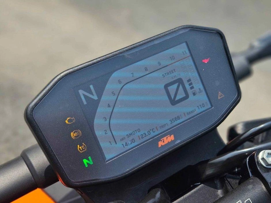 Ktm Duke 890 2022 alt