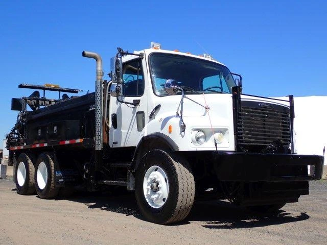 Freightliner M2106 2010