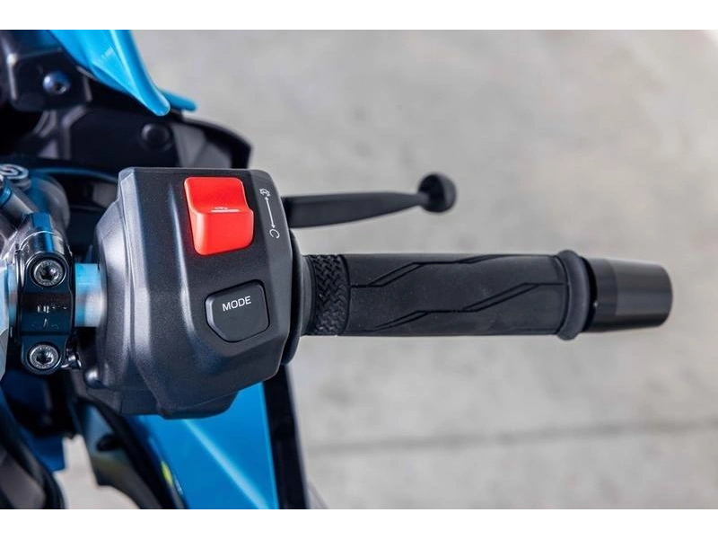 2026 Yamaha R7 alt