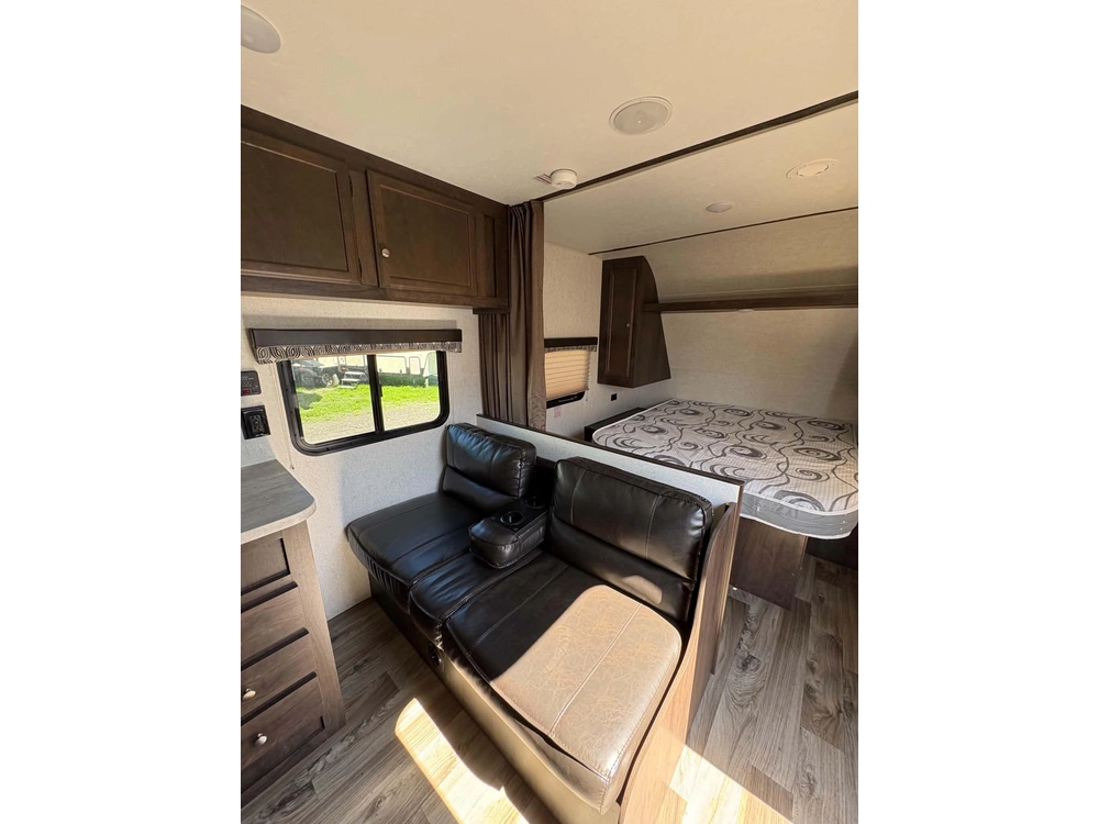 Autumn Ridge 23fb 2018 alt