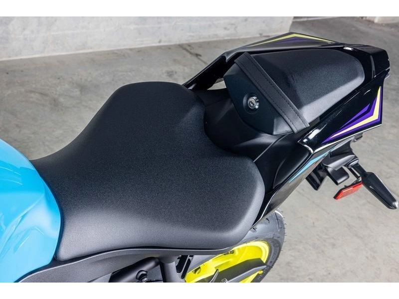 Yamaha Yamaha R7 2026 alt