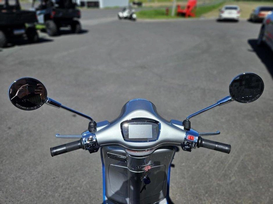 Vespa Elettrica 2020 alt
