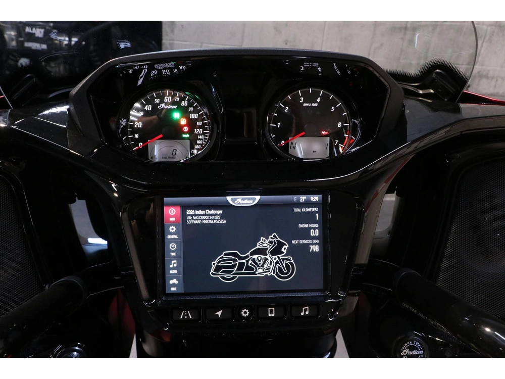 Indian Motorcycle Challenger Dark Horse 2026 alt