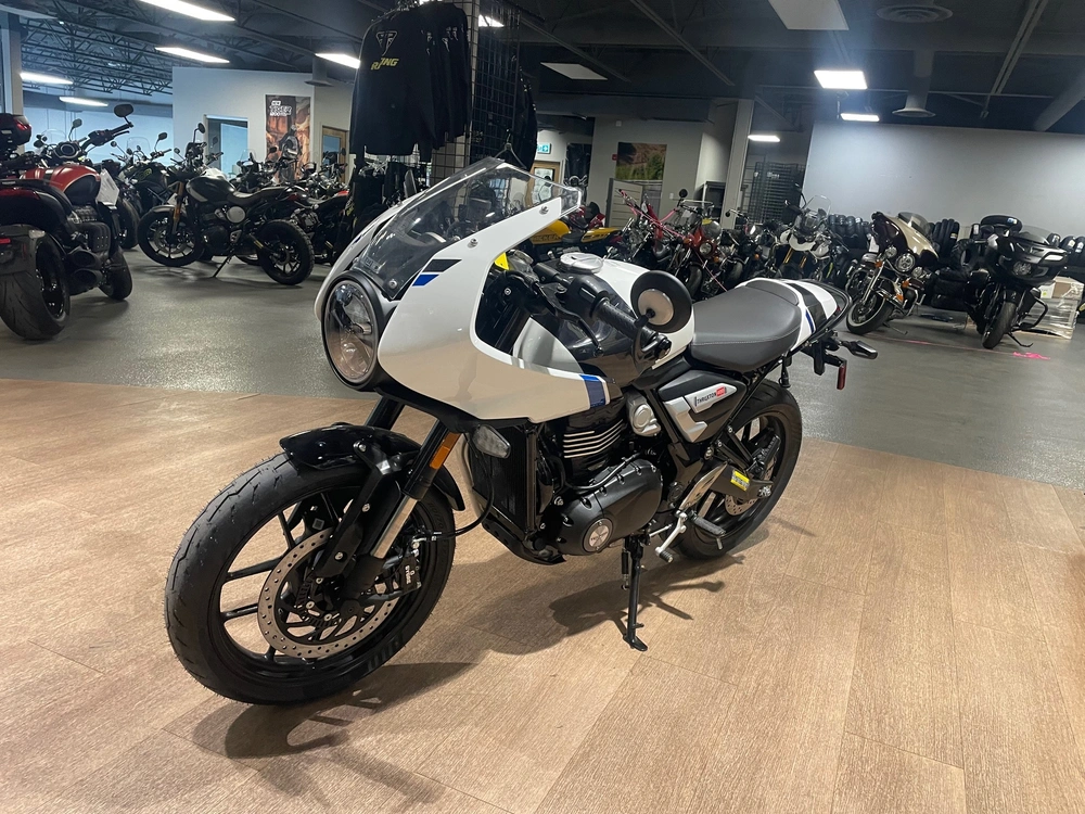 2026 Triumph Thruxton 400 - Pearl White / Storm Gray alt