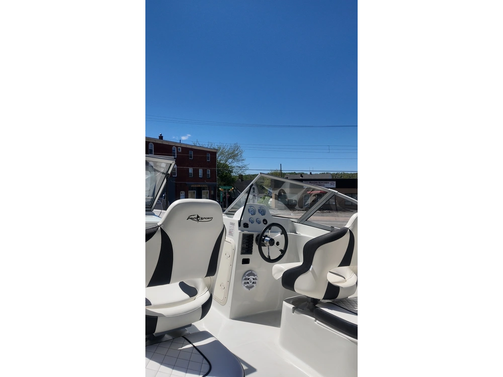 2023 Pro Sports 2000dc W/ Mercury Seapro 150hp Motor & Trailer Pkg