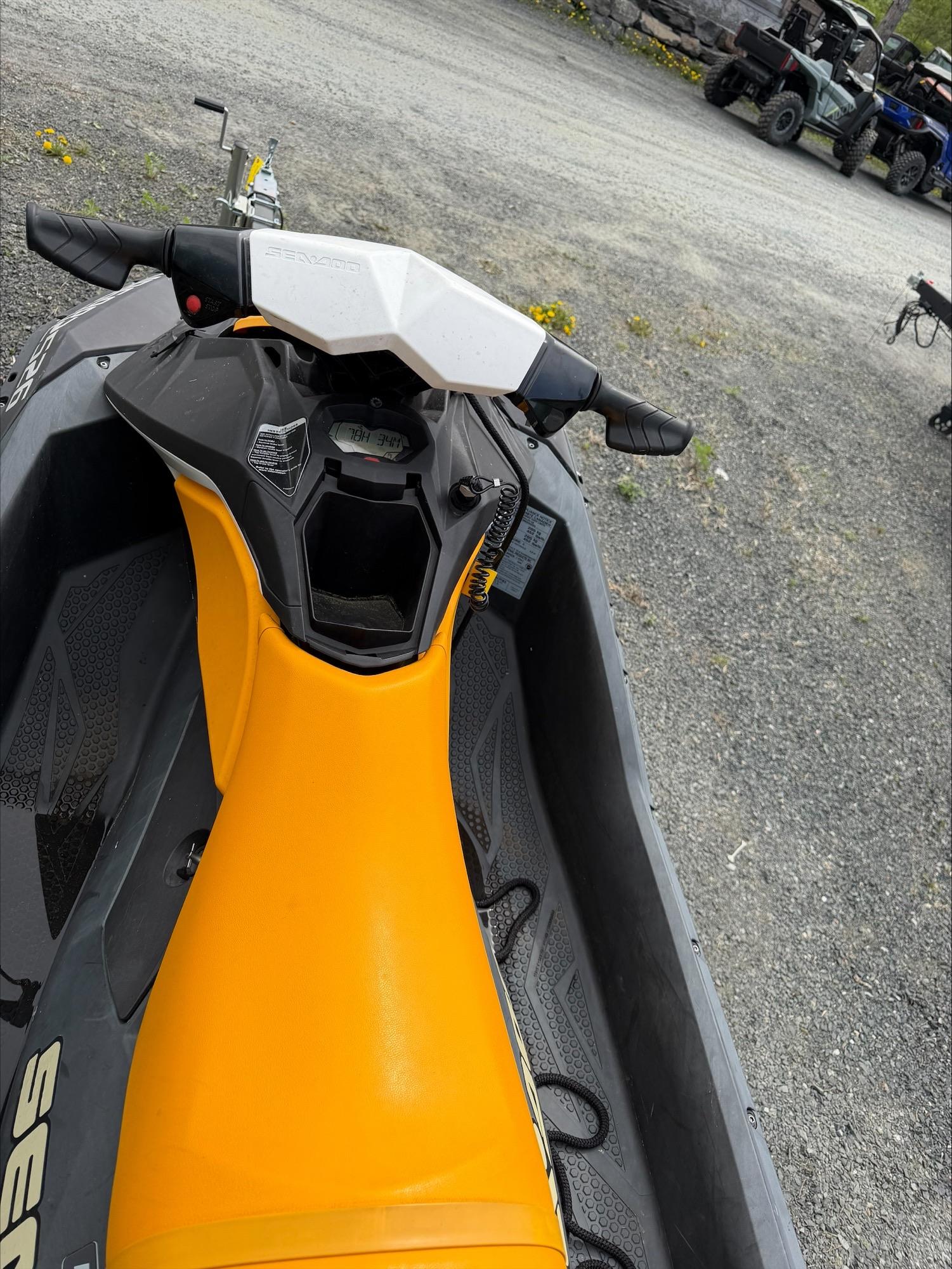 2020 Sea-Doo Spark 3up IBR thumbnail 3