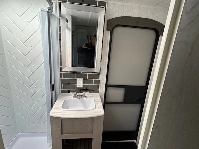 2023 Wildwood Platinum 32bhds alt