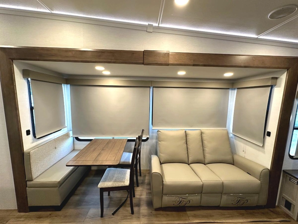 2026 Alliance Rv Avenue 39mbr alt