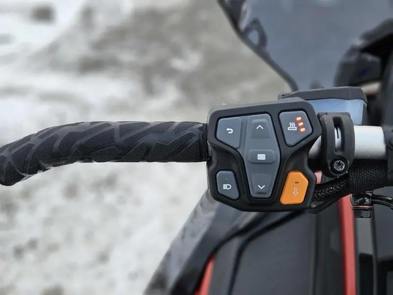 Polaris PATRIOT BOOST INDY VR1 137 DYNAMIX 2025