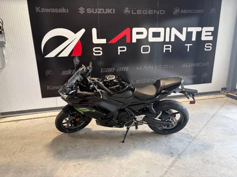 Kawasaki Ninja 650 2025 alt