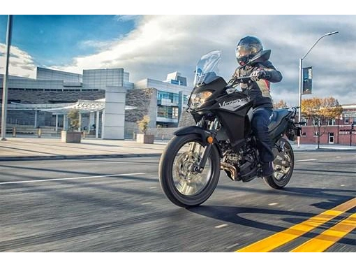 Kawasaki Versys-x 300 2026 alt