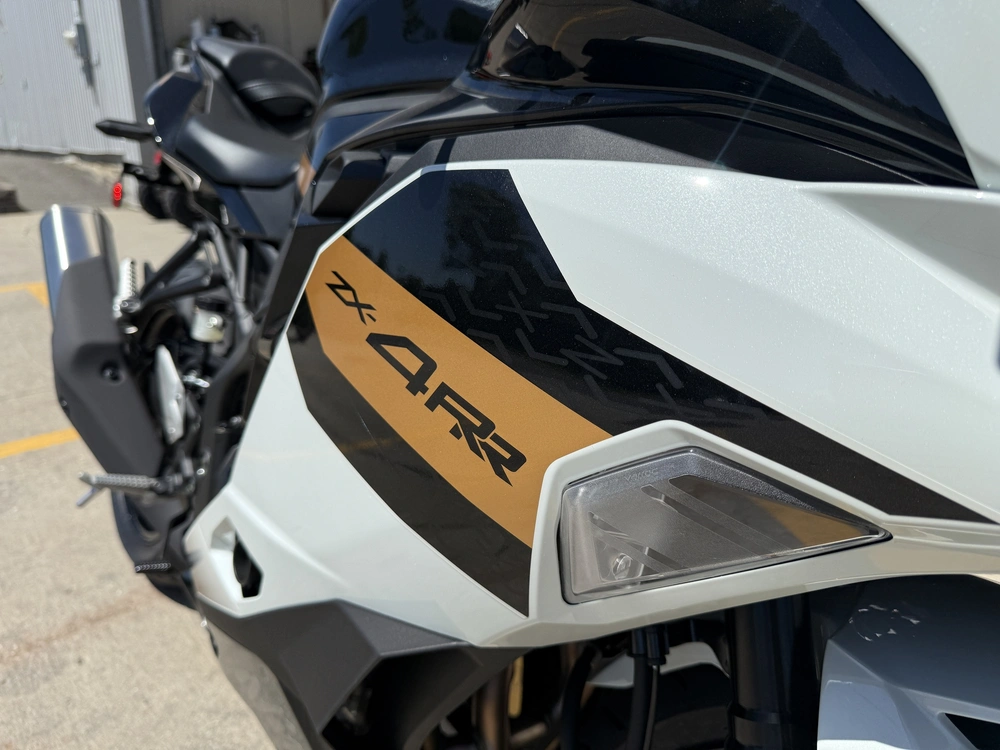 Kawasaki Ninja Zx-4rr 2026 alt