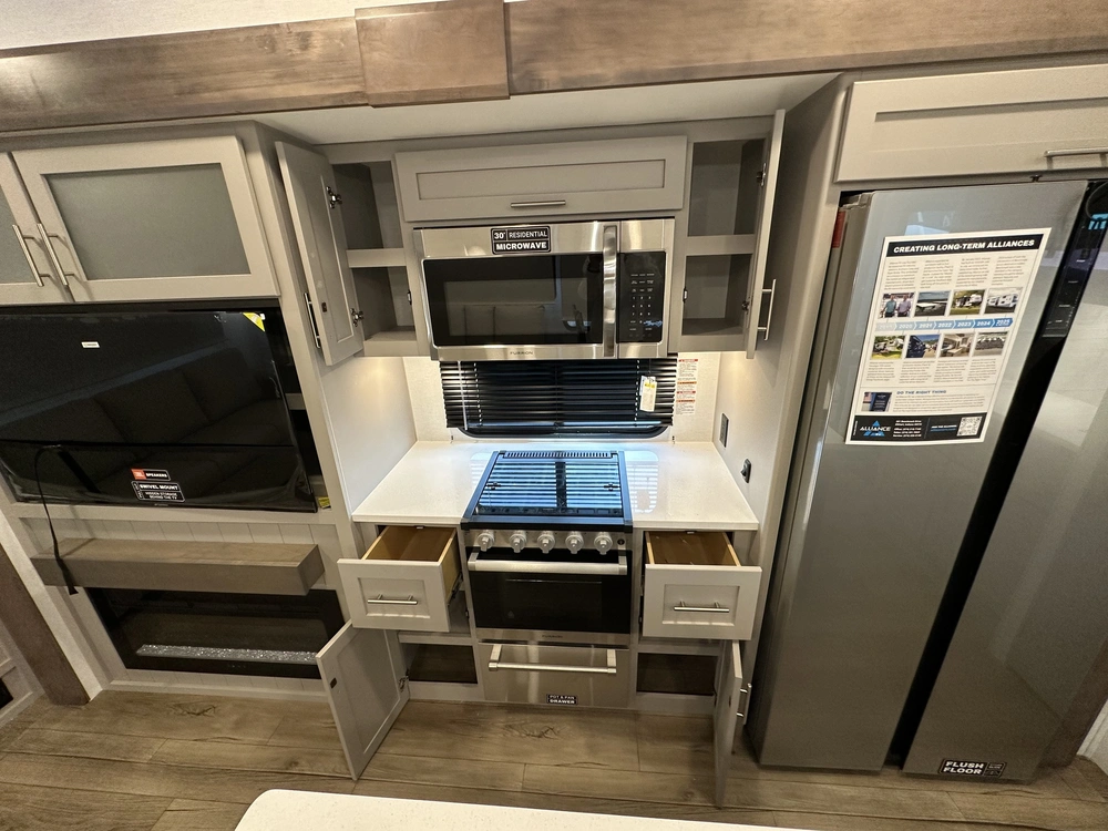 2026 Alliance Rv Avenue 39mbr alt
