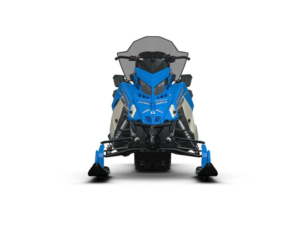 2027 Polaris 650 Voyageur Adventure Ultimate 155 1.6" Matte Silver Quartz / Velocity Blu alt