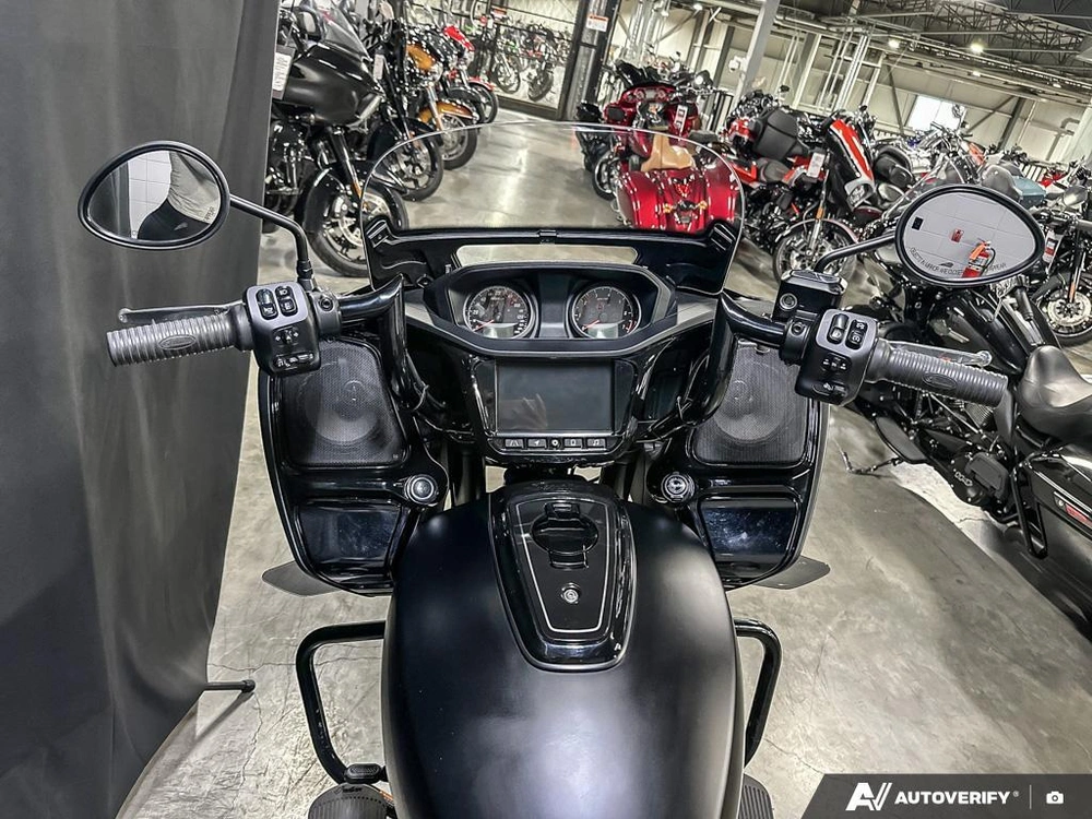 2023 Indian Motorcycle Dark Horse 108 alt