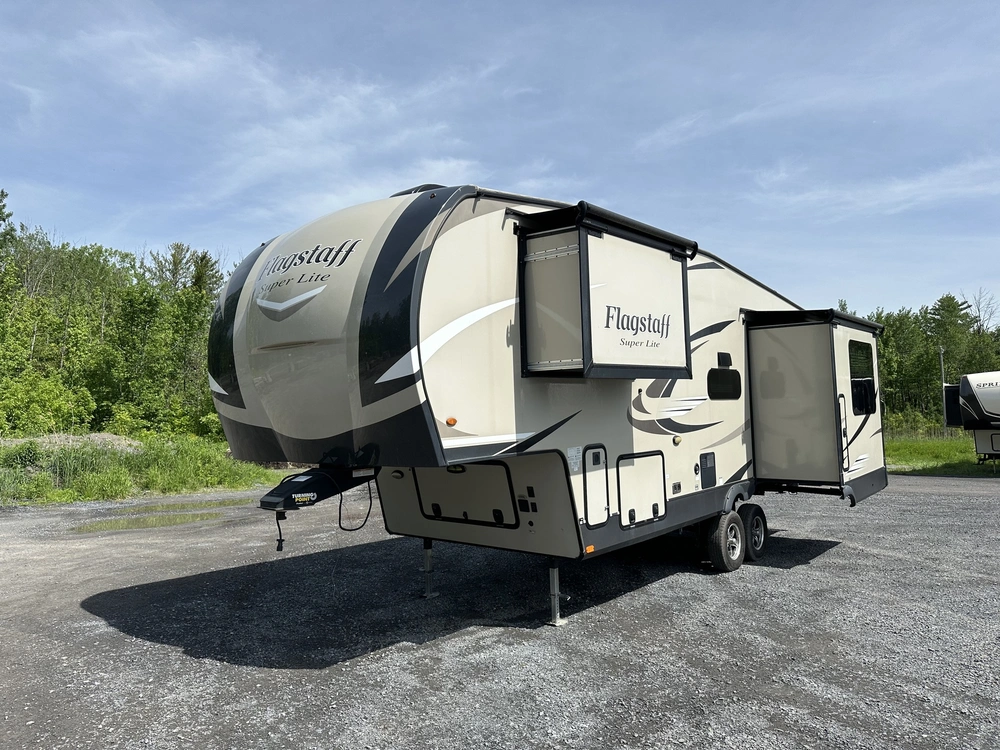 2020 Forest River Flagstaff 526rlws alt