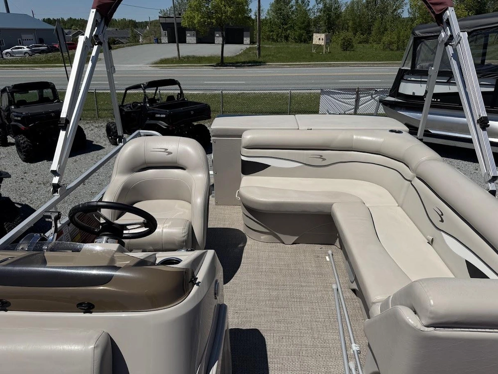 2019 Bennington Marine 188 Sv alt