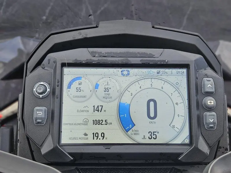 2025 Polaris 9R INDY XCR 136