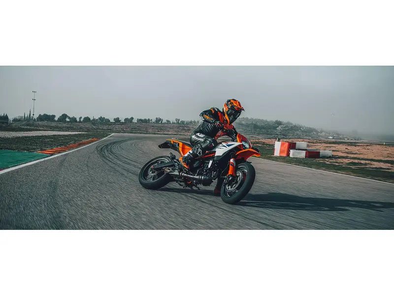 2026 KTM 390 SMC R