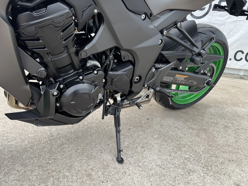 2026 Kawasaki Zr1100 alt