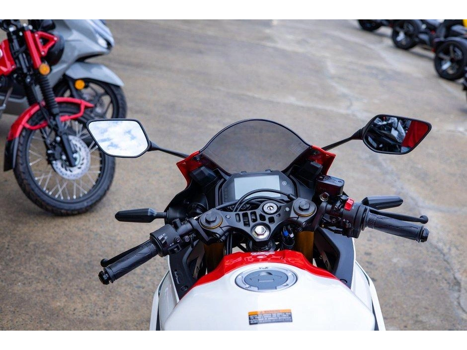 2026 Yamaha Yzf-r3 alt