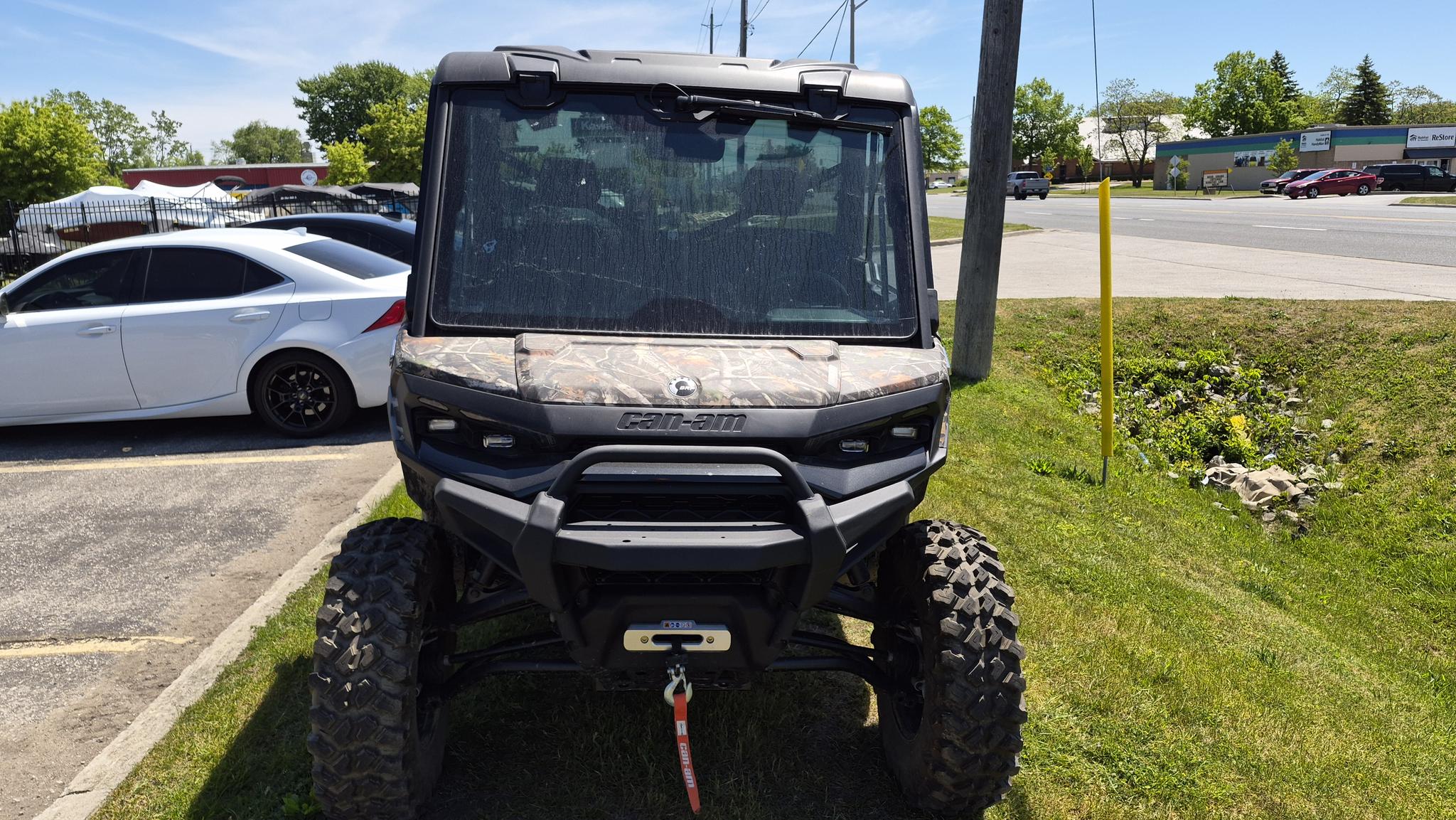 2026 Can-Am SSV DEF LTD 65 HD11 thumbnail 3
