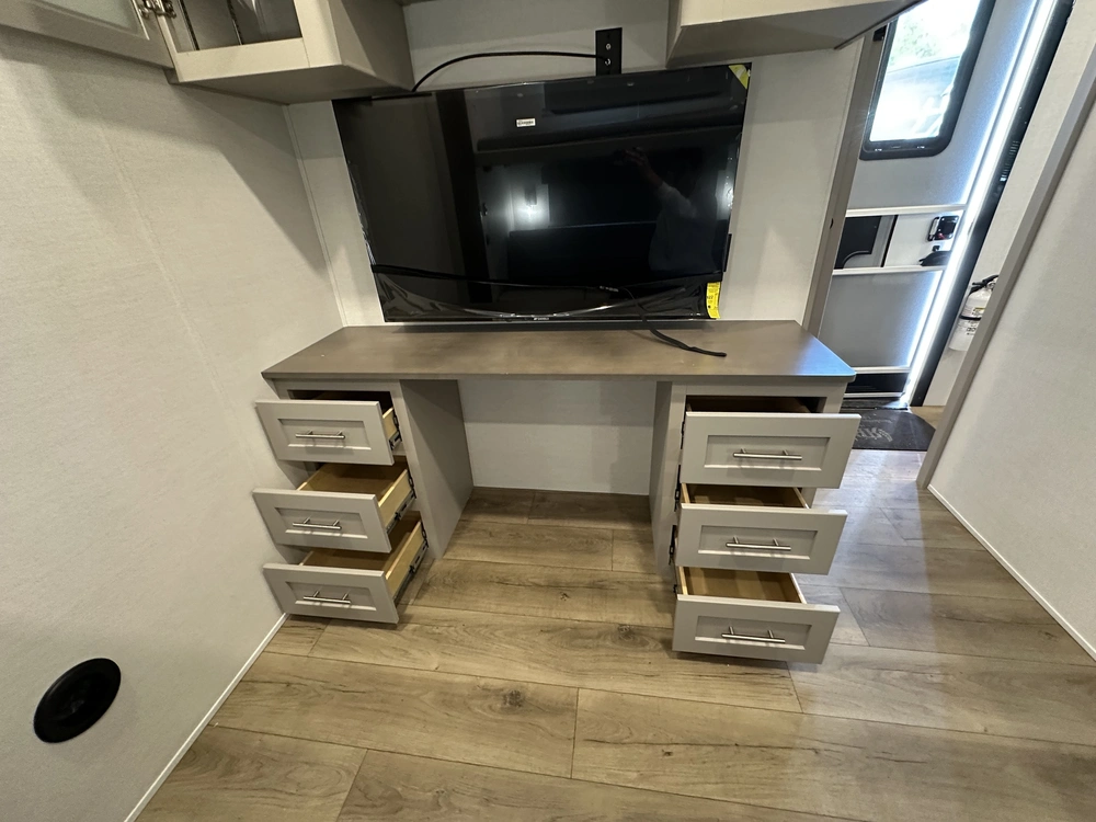2026 Alliance Rv Avenue 39mbr alt