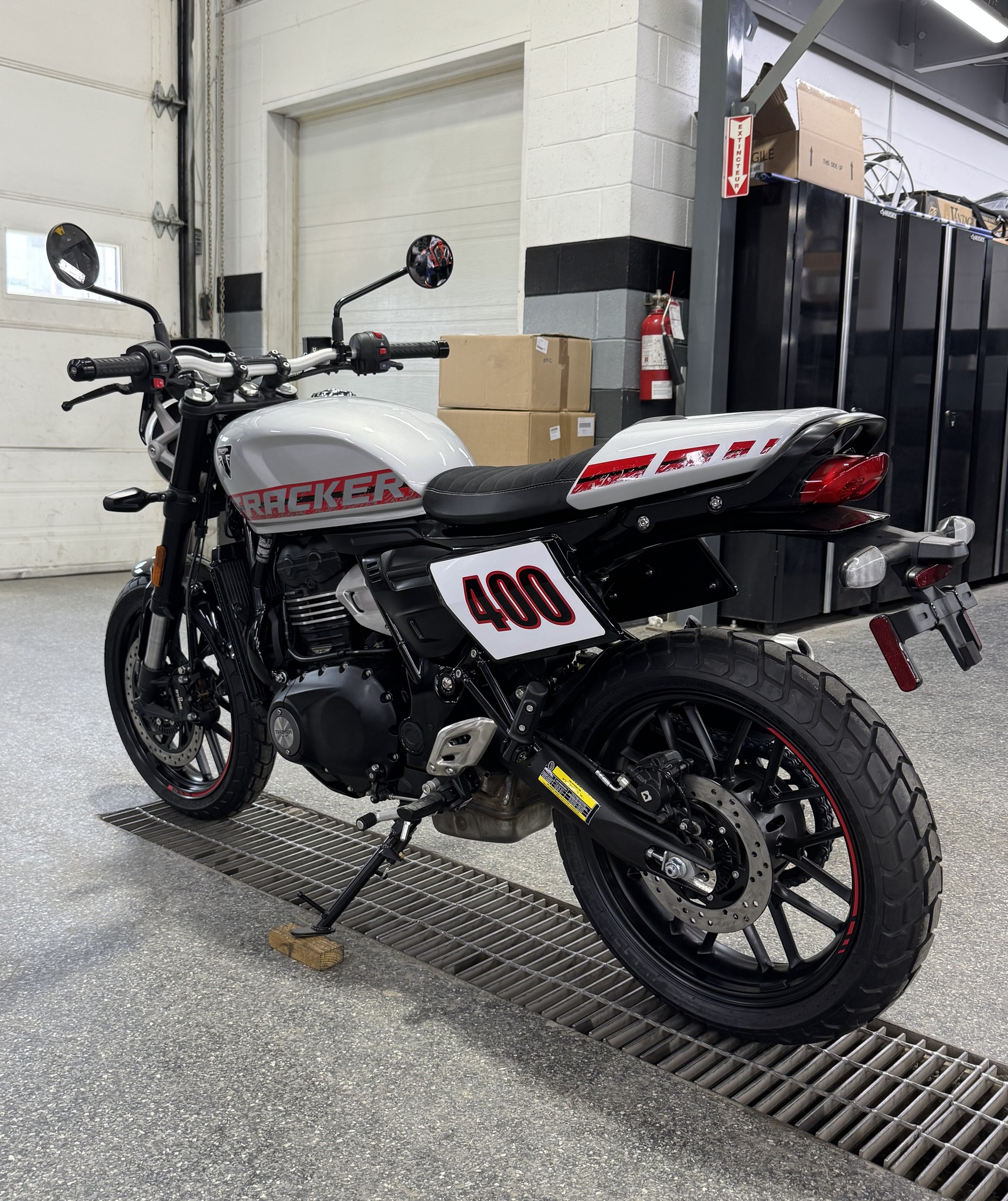 2027 Triumph TRACKER 400 ARGENT thumbnail 4
